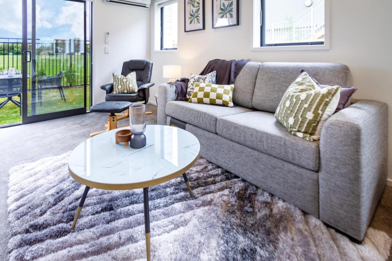 Peaceful Park View Townhouse 2 Bed W/Carpark Apartment Крайстчърч Екстериор снимка