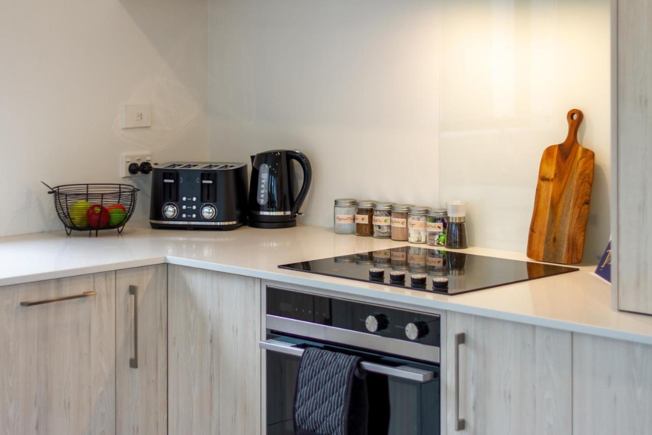 Peaceful Park View Townhouse 2 Bed W/Carpark Apartment Крайстчърч Екстериор снимка
